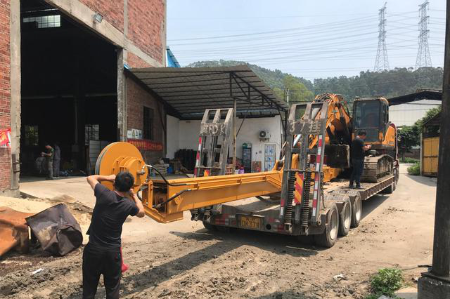 勾機伸縮臂廠家、挖機伸縮臂廠家