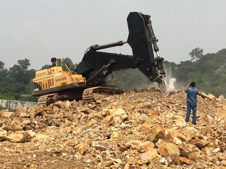 挖掘機巖石臂，挖掘機巖石臂廠家，挖掘機改裝巖石臂