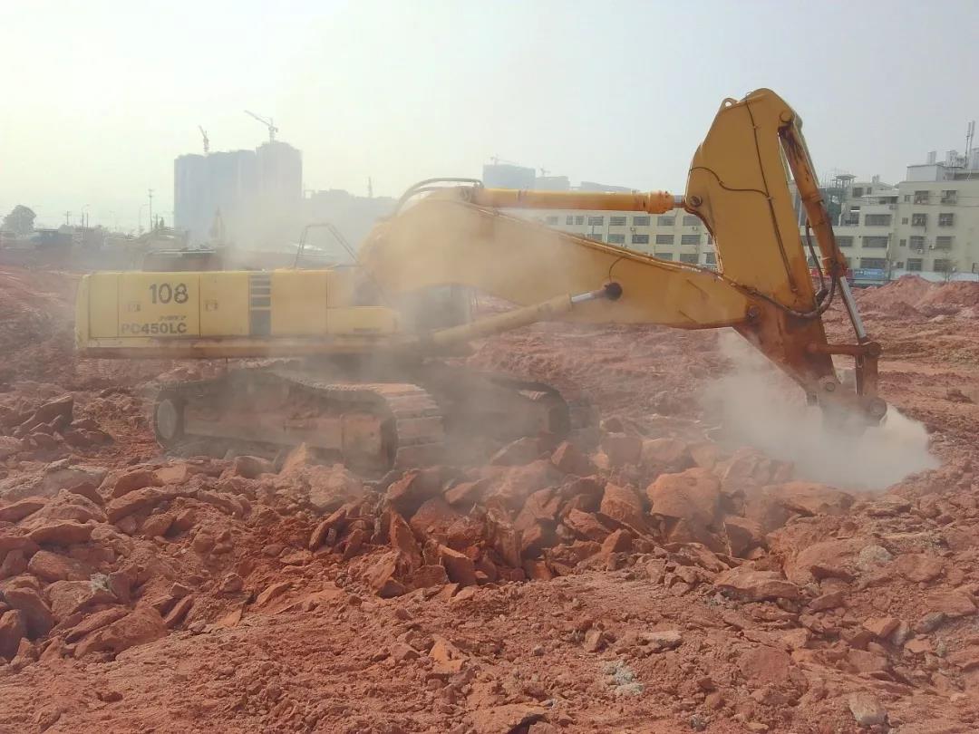 挖掘機巖石臂，挖掘機巖石臂廠家，挖掘機改裝巖石臂