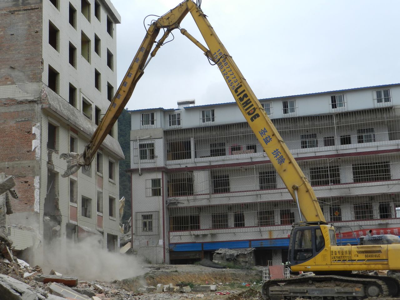 挖掘機(jī)拆樓臂、三段式加長(zhǎng)臂、挖掘機(jī)拆樓臂廠家