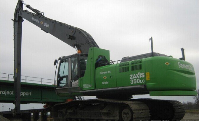 挖掘機加長臂安裝偏了怎么辦？快速處理指南